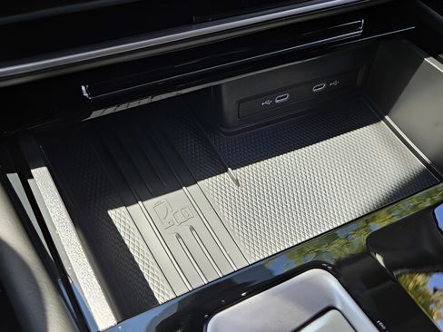 New 2025 Volkswagen Atlas Peak Edition SE image 20