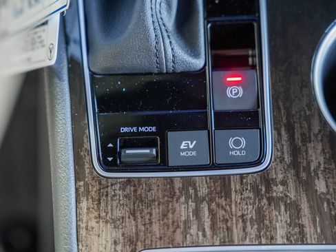 New 2026 Toyota Sienna Limited AWD/4WD image 26