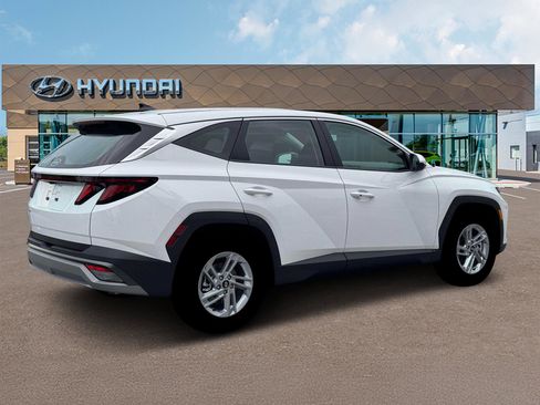 New 2026 Hyundai Tucson SE image 8