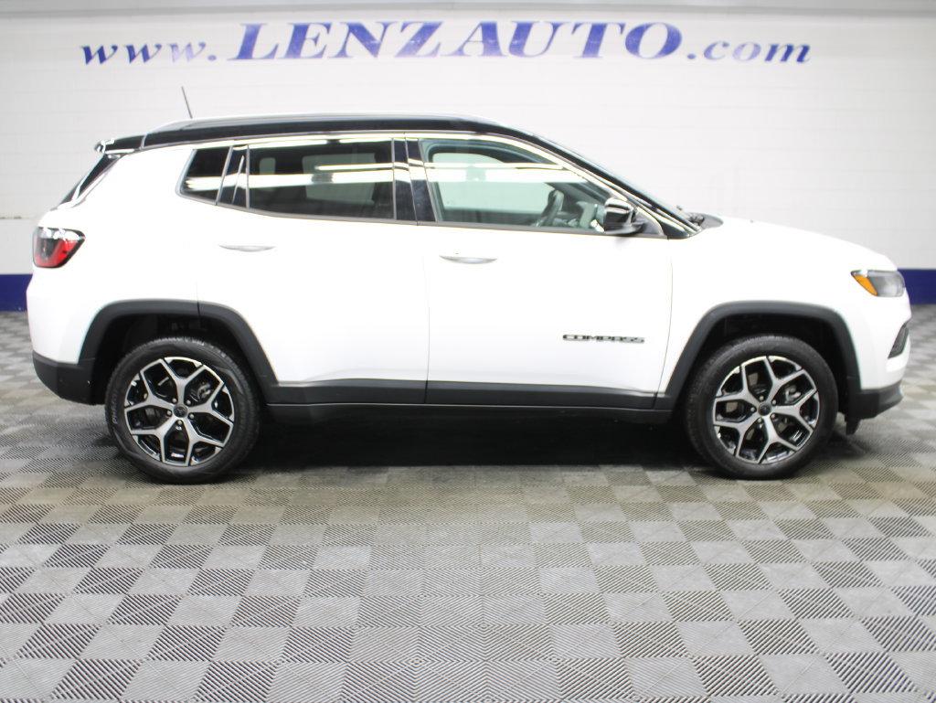 Used 2025 Jeep Compass Limited AWD/4WD image 2