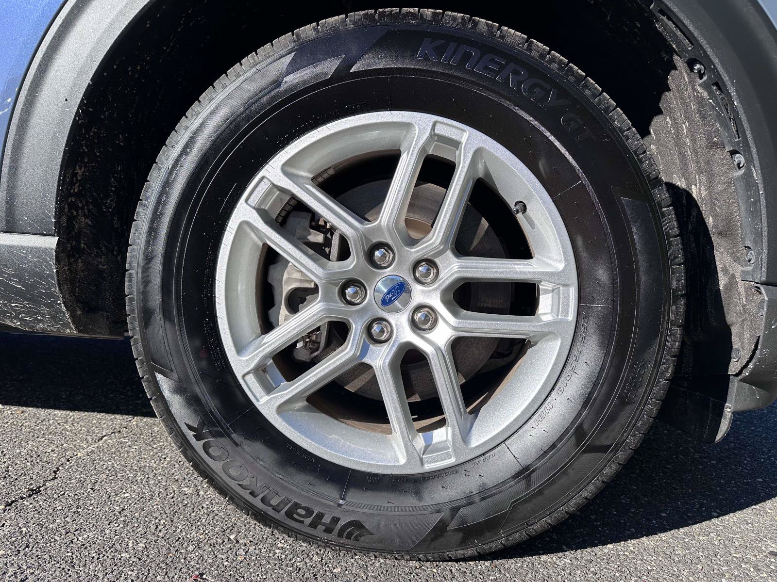 Used 2026 Ford Explorer Active AWD/4WD image 7