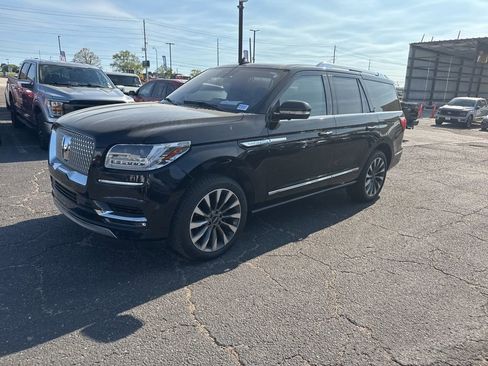 Used 2020 Lincoln Navigator Reserve w/ Luxury Package image 6