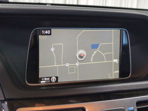 Used 2016 Mercedes-Benz E 400 4MATIC Sedan image 28