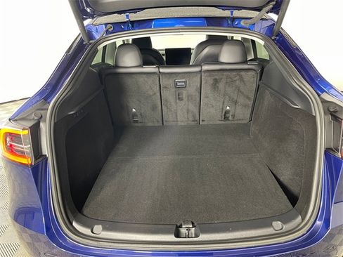 Used 2024 Tesla Model Y 2WD image 19