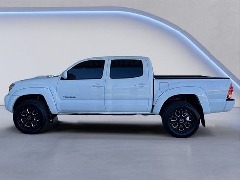 Used 2009 Toyota Tacoma PreRunner RWD image 3