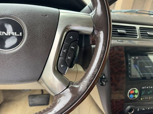 Used 2007 GMC Yukon XL Denali AWD/4WD image 19