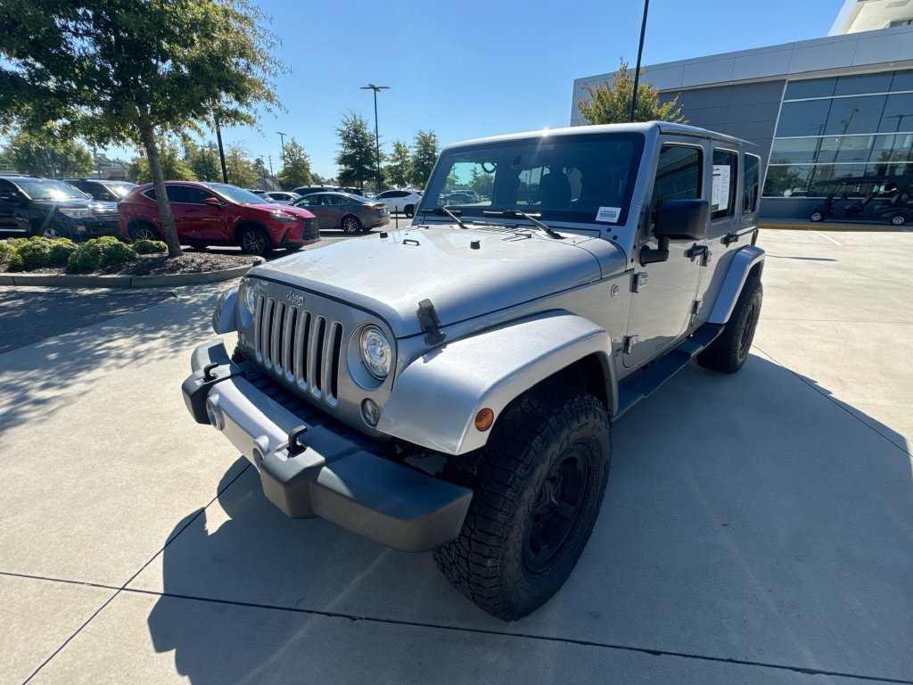 Used 2017 Jeep Wrangler Unlimited Sahara w/ Connectivity Group AWD/4WD image 5
