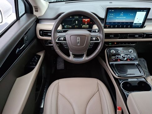 Certified 2021 Lincoln Nautilus AWD w/ Equipment Group 101A image 11