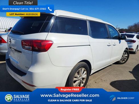 Used 2016 Kia Sedona LX w/ LX Convenience Package image 4