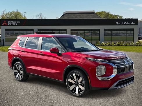 New 2026 Mitsubishi Outlander SE FWD image 2