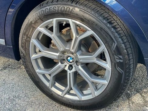 Used 2026 BMW X7 xDrive40i w/ Premium Package image 27