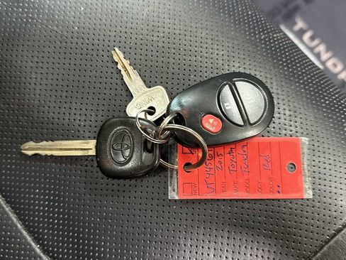 Used 2015 Toyota Tundra Platinum image 32