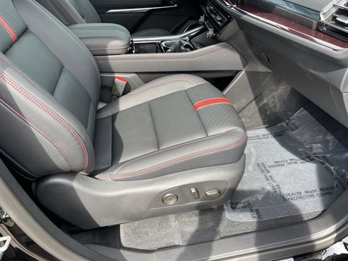 New 2026 Chevrolet Traverse RS w/ LPO, Floor Liner Package image 29