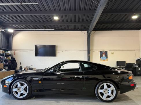 Used 2002 Aston Martin DB7 Vantage RWD image 9