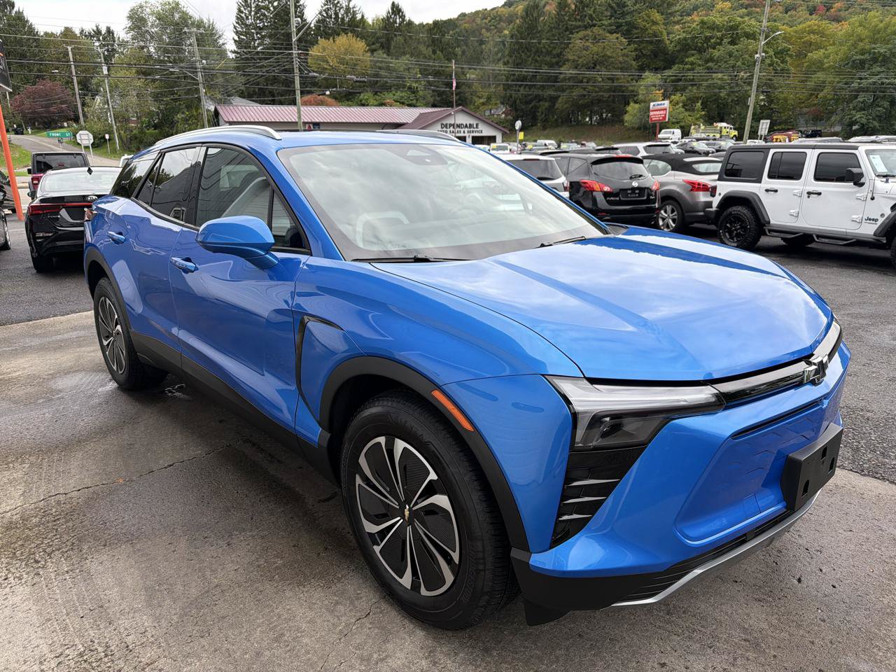Used 2025 Chevrolet Blazer EV LT AWD/4WD image 3