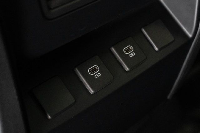 Used 2025 Land Rover Defender 110 S AWD/4WD image 15