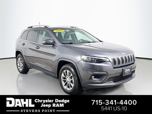 Used 2019 Jeep Cherokee Latitude Plus w/ Cold Weather Group AWD/4WD image 1