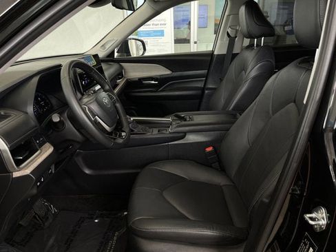 Used 2025 Toyota Grand Highlander FWD image 13