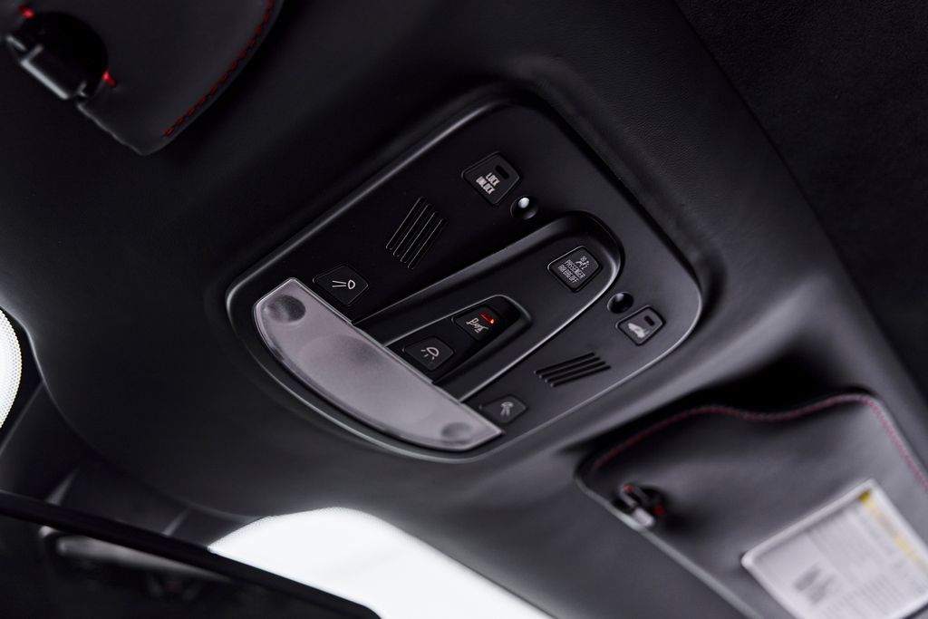 Used 2016 Ferrari F12 Berlinetta RWD image 95