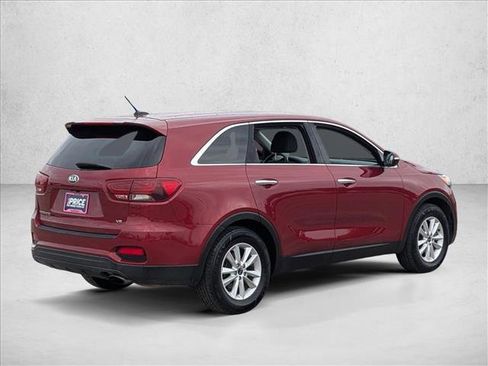 Used 2020 Kia Sorento LX image 5