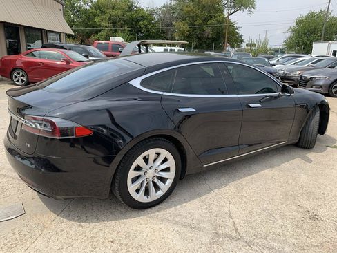 Used 2017 Tesla Model S 60 RWD image 4