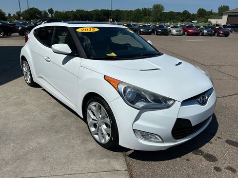 Used 2013 Hyundai Veloster w/ Style Pkg FWD image 3