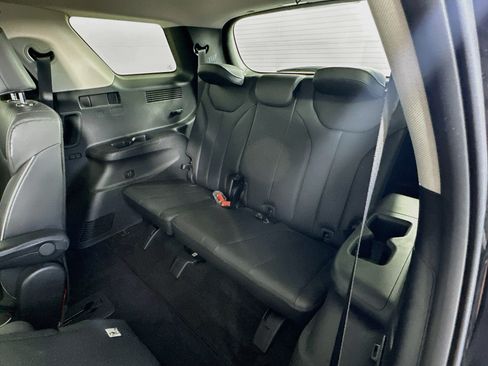Used 2025 Hyundai Palisade SEL FWD image 30