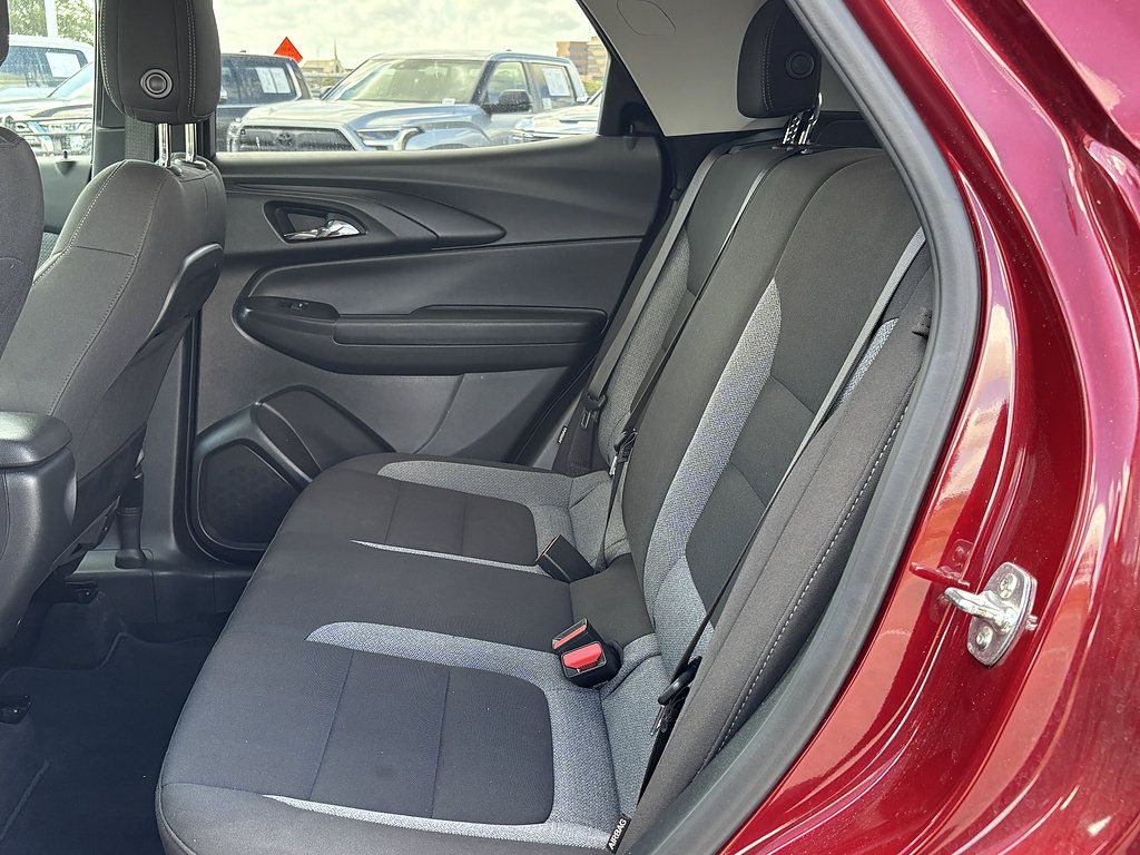 Used 2025 Chevrolet TrailBlazer LT FWD image 8