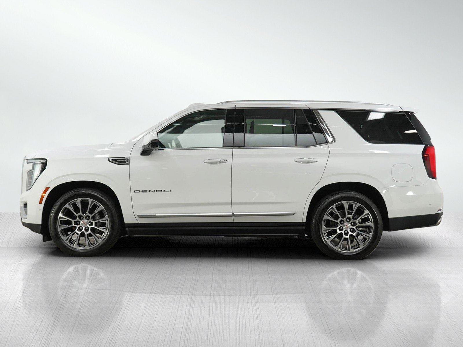 Used 2025 GMC Yukon Denali w/ Denali Reserve Package AWD/4WD image 2
