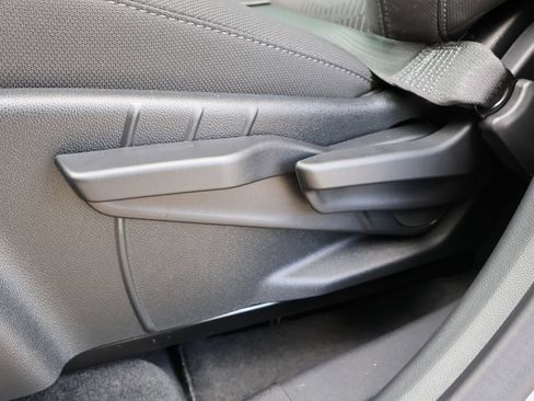 New 2026 Chevrolet Equinox LT AWD/4WD image 13