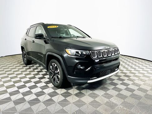 Used 2024 Jeep Compass Limited AWD/4WD image 2