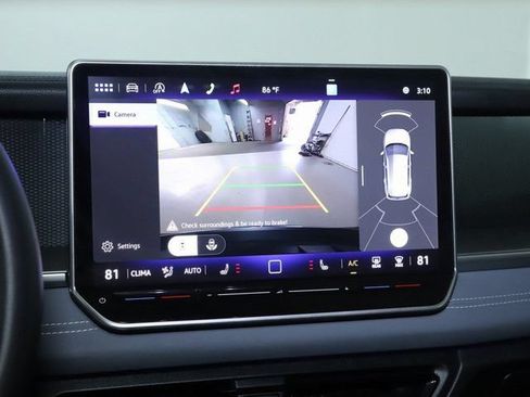 Certified 2025 Volkswagen Tiguan SE AWD/4WD image 28