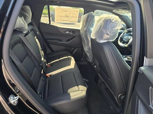 New 2026 Chevrolet Equinox LT w/ Convenience Package II AWD/4WD image 9