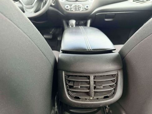 Used 2022 Chevrolet Malibu LT FWD image 13