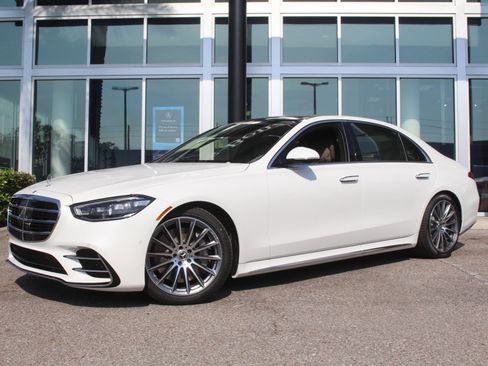 New 2025 Mercedes-Benz S 580 4MATIC Sedan image 2