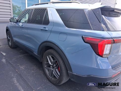 Used 2025 Ford Explorer ST AWD/4WD image 2