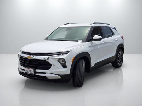 Used 2024 Chevrolet TrailBlazer LT w/ LT Cold Weather Package FWD image 8