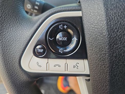 Used 2018 Toyota Prius Two w/ Prius Two Safety Plus Package FWD image 27
