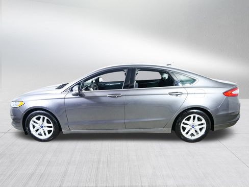 Used 2013 Ford Fusion SE image 4
