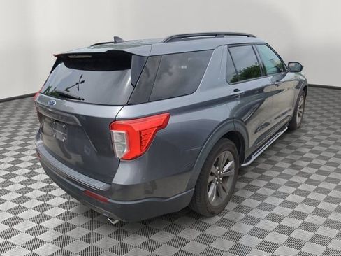 Used 2021 Ford Explorer XLT w/ Equipment Group 202A RWD image 3