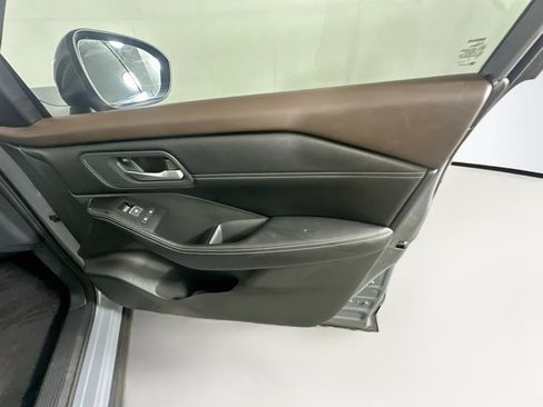 Used 2023 Nissan Rogue SL FWD image 32