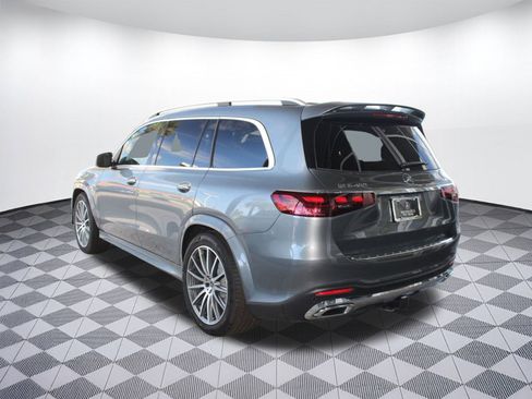 Used 2025 Mercedes-Benz GLS 450 4MATIC image 3