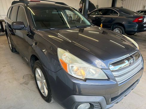 Used 2013 Subaru Outback 2.5i Premium w/ All-Weather Pkg AWD/4WD image 6