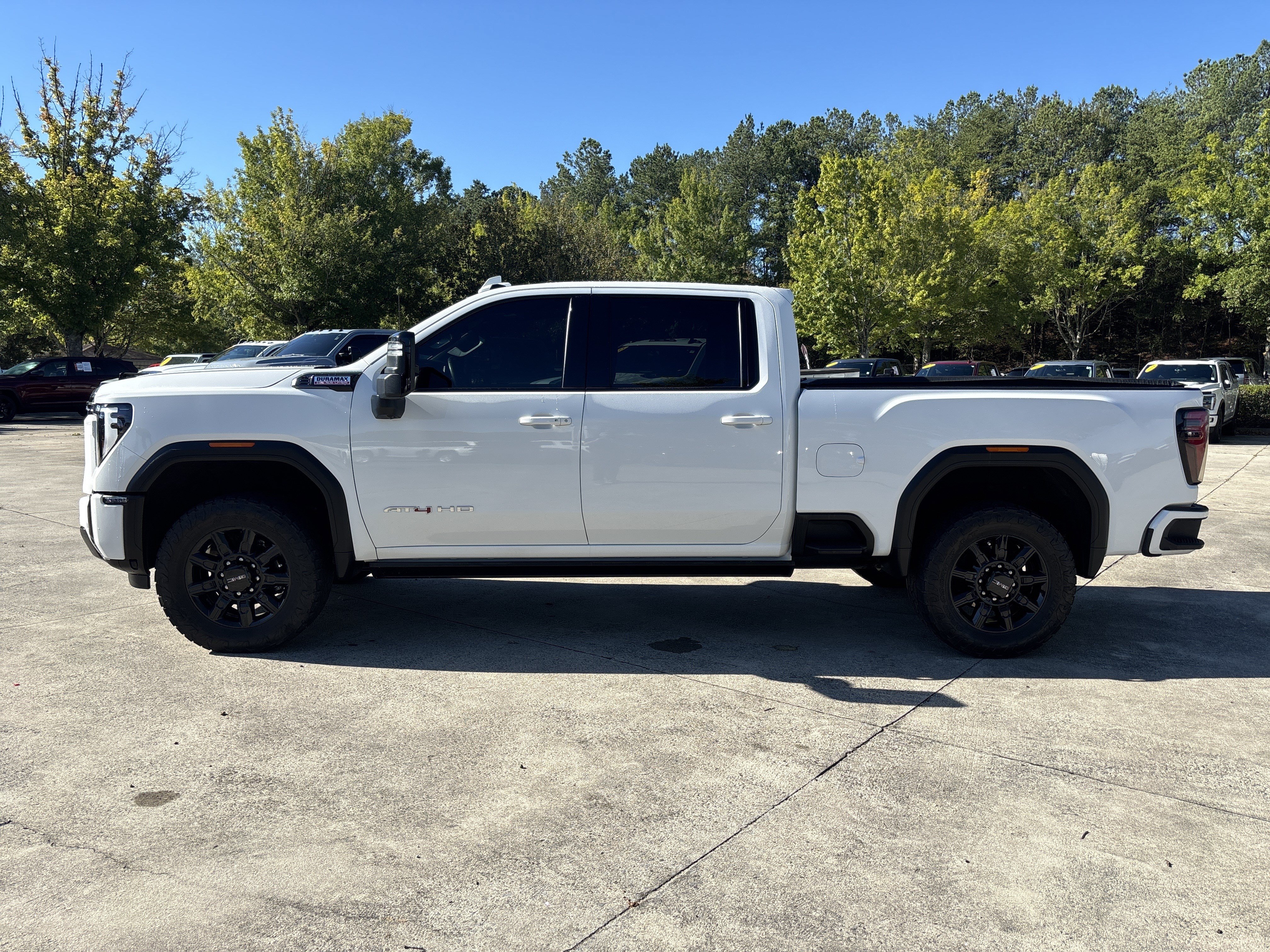 Used 2024 GMC Sierra 2500 AT4 w/ AT4 Premium Plus Package AWD/4WD image 4