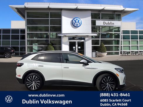 Certified 2023 Volkswagen ID.4 Pro S Plus image 3