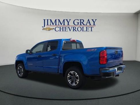 Used 2021 Chevrolet Colorado Z71 AWD/4WD image 3