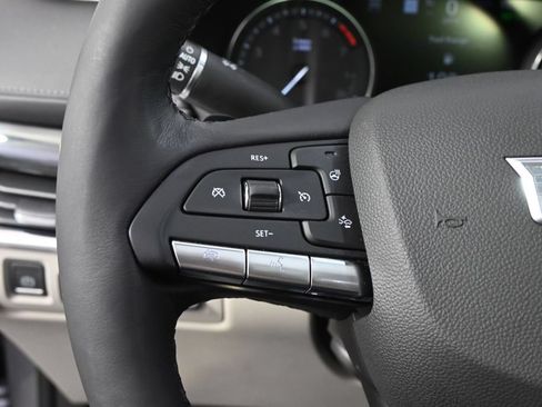 Used 2023 Cadillac XT4 Premium Luxury w/ Technology Package AWD/4WD image 33