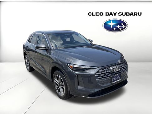 Used 2025 Audi Q5 Premium AWD/4WD image 1