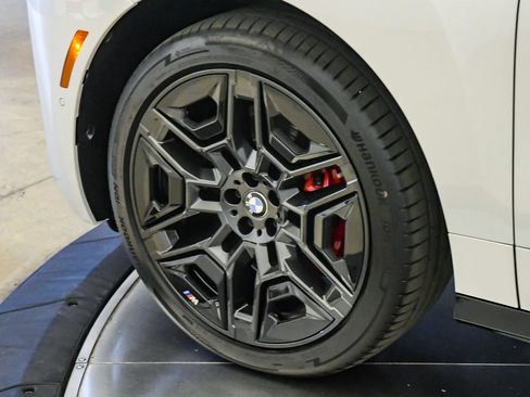 Used 2026 BMW iX xDrive45 w/ M Sport Package AWD/4WD image 10