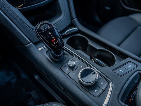 Used 2024 Cadillac XT5 Premium Luxury image 12